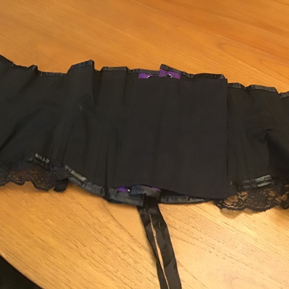 Corset steel-boned underbust in purple satin - Picture 4 of 6